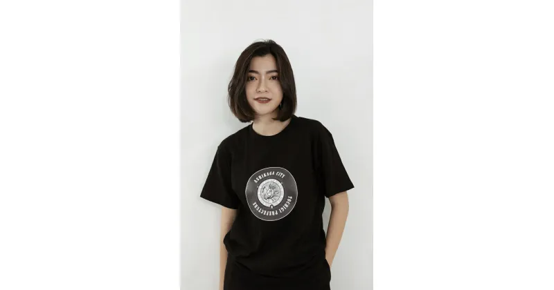 【ふるさと納税】足利市 マンホールTシャツ 黒 L【Tシャツ レディース メンズ 半袖 半袖Tシャツ シャツ マンホール クルーネック カジュアル 栃木県 足利市 】